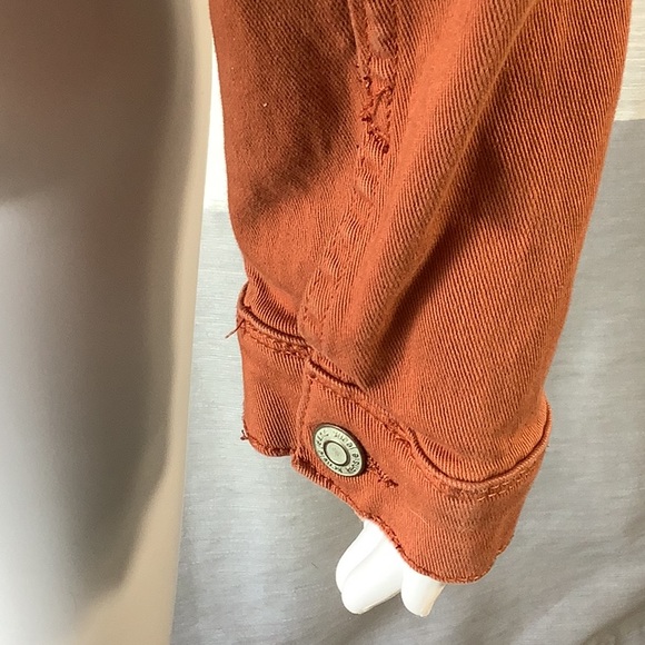 Kensie Vintage Luxe Pumpkin Rust Distressed Stretch Denim Jean Jacket Sz L - Picture 9 of 11